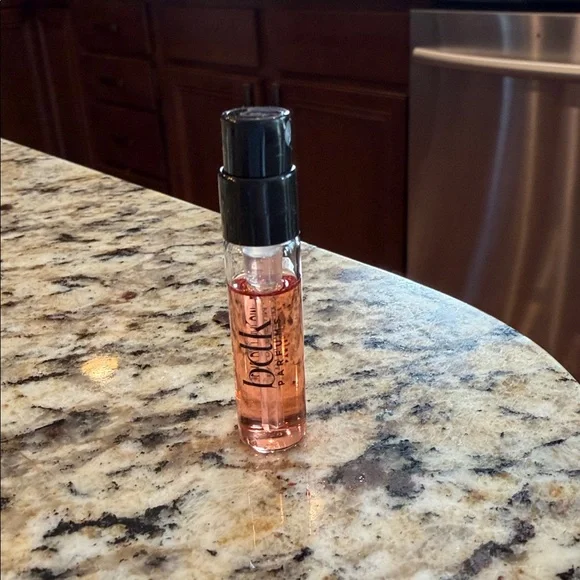 BDK Parfums Rouge Smoking Sample - Picture 4 of 4